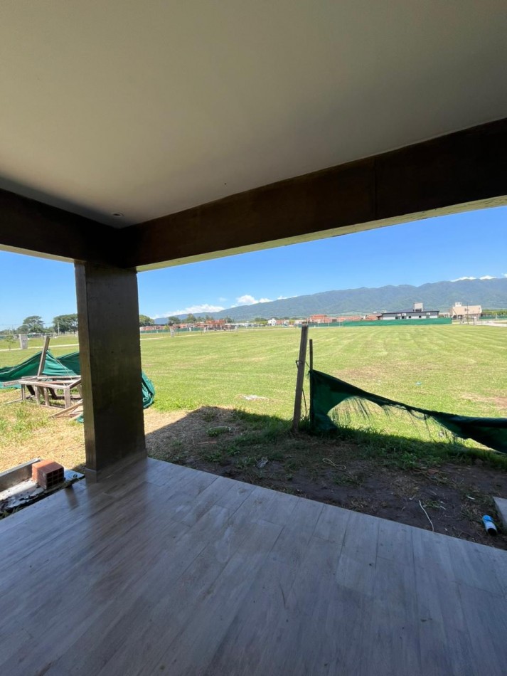 HERMOSA CASA A ESTRENAR DE 3D APTA CREDITO EN COUNTRY VIENTO SUR
