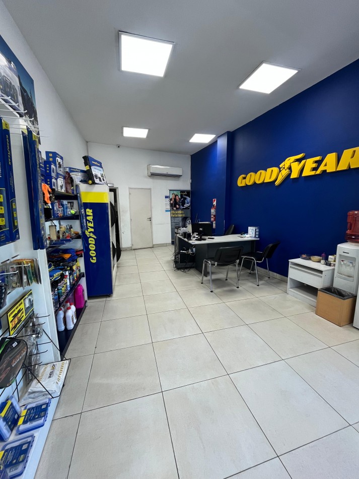 ESPECTACULAR LOCAL COMERCIAL EN AVENIDA KIRCHNER (EX ROCA) AL 2300 DE 300 M2