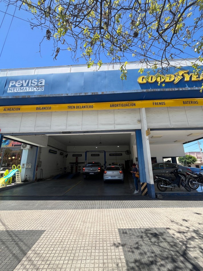 ESPECTACULAR LOCAL COMERCIAL EN AVENIDA KIRCHNER (EX ROCA) AL 2300 DE 300 M2