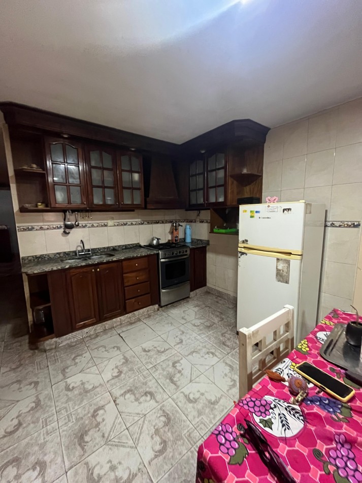 CASA 3 DORMITORIOS EN VILLA MARIANO MORENO CALLE 6 Y 29