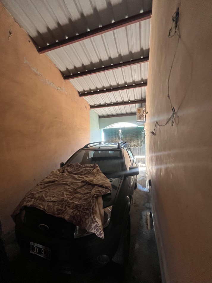 CASA 3 DORMITORIOS EN VILLA MARIANO MORENO CALLE 6 Y 29