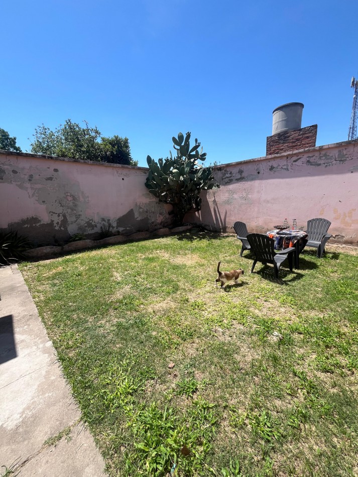 CASA 3 DORMITORIOS EN VILLA MARIANO MORENO CALLE 6 Y 29