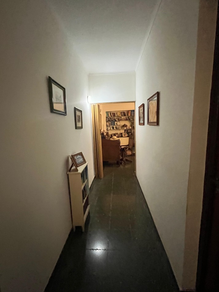 IMPORTANTE CASA DE CUATRO DORMITORIOS CON PILETA EN MENDOZA AL 3500 APTA CREDITO