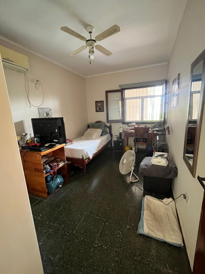 IMPORTANTE CASA DE CUATRO DORMITORIOS CON PILETA EN MENDOZA AL 3500 APTA CREDITO