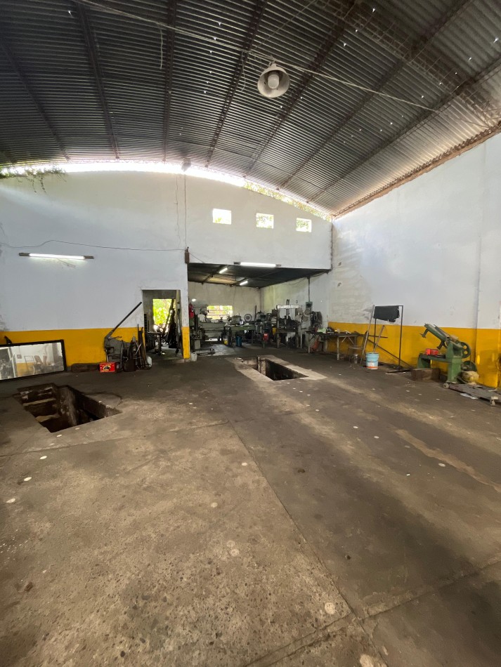 IMPORTANTE INMUEBLE EN YERBA BUENA EN CONSTANCIO VIGIL AL 2.300 A METROS DE AVENIDA SOLANO VERA DE 1300 M2