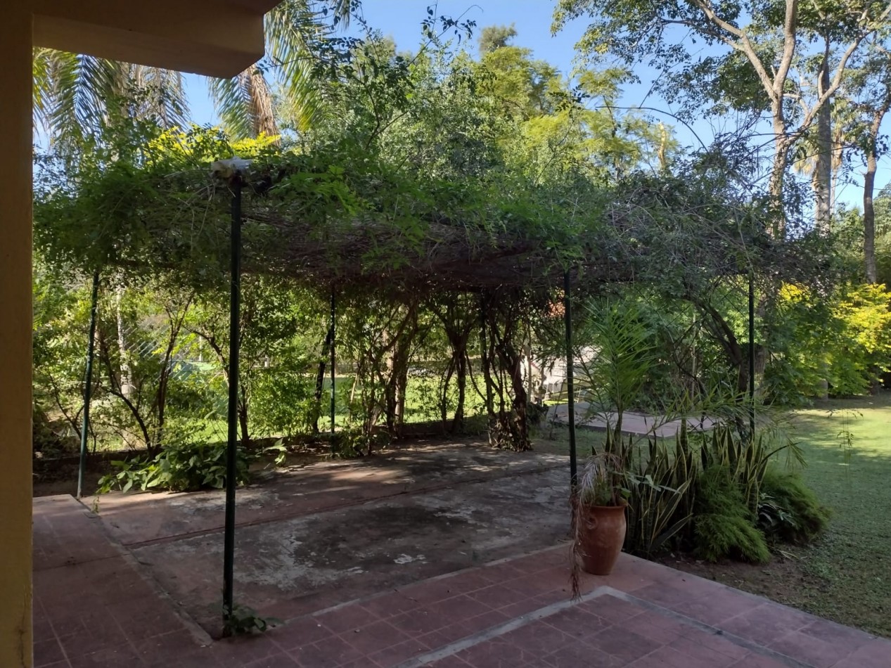 IMPORTANTE CHALET RESIDENCIAL EN LAS TERMAS DE RIO HONDO