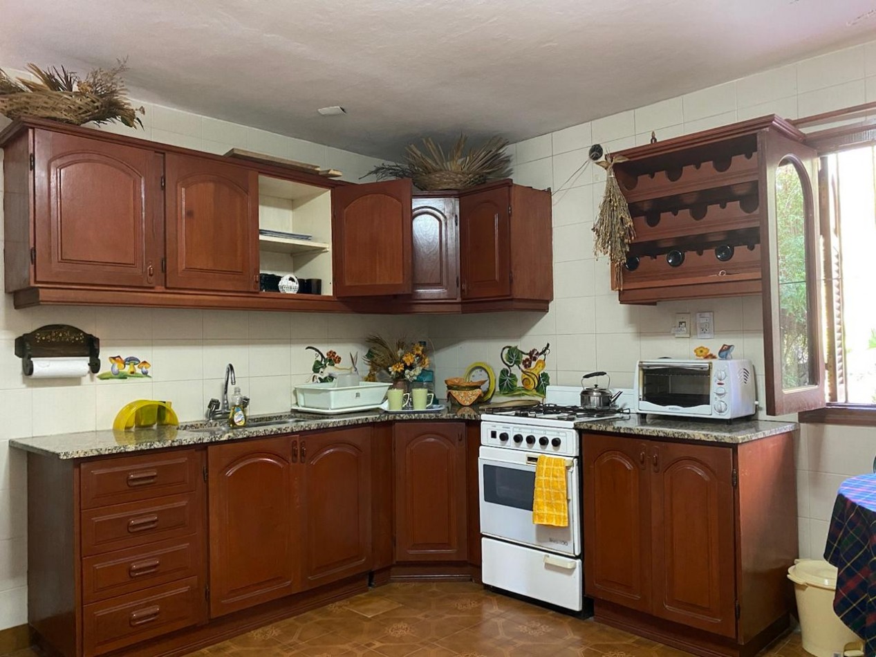 IMPORTANTE CHALET RESIDENCIAL EN LAS TERMAS DE RIO HONDO