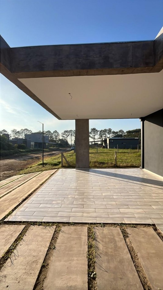 CASA DE TRES DORMITORIOS EN BARRIO CERRADO AYRES LOFT EN YERBA BUENA