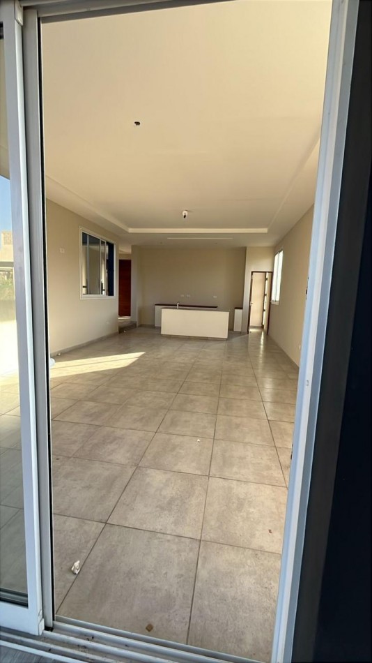 CASA DE TRES DORMITORIOS EN BARRIO CERRADO AYRES LOFT EN YERBA BUENA