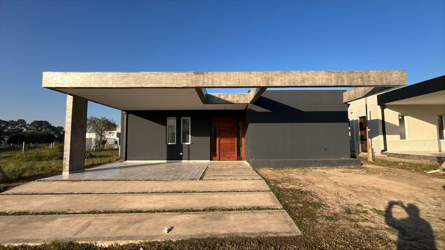 CASA DE TRES DORMITORIOS EN BARRIO CERRADO AYRES LOFT EN YERBA BUENA