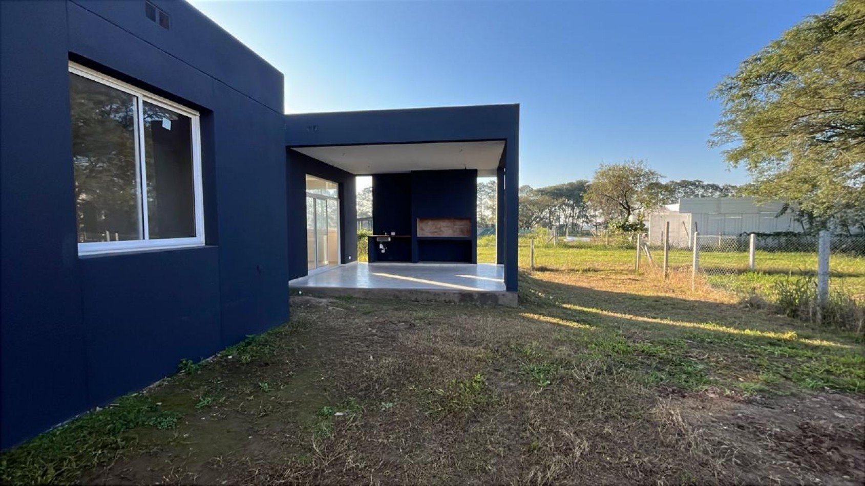 CASA DE TRES DORMITORIOS EN BARRIO CERRADO AYRES LOFT EN YERBA BUENA