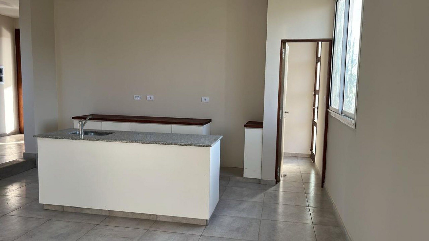 CASA DE TRES DORMITORIOS EN BARRIO CERRADO AYRES LOFT EN YERBA BUENA