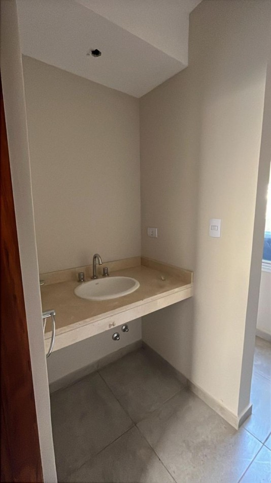 CASA DE TRES DORMITORIOS EN BARRIO CERRADO AYRES LOFT EN YERBA BUENA