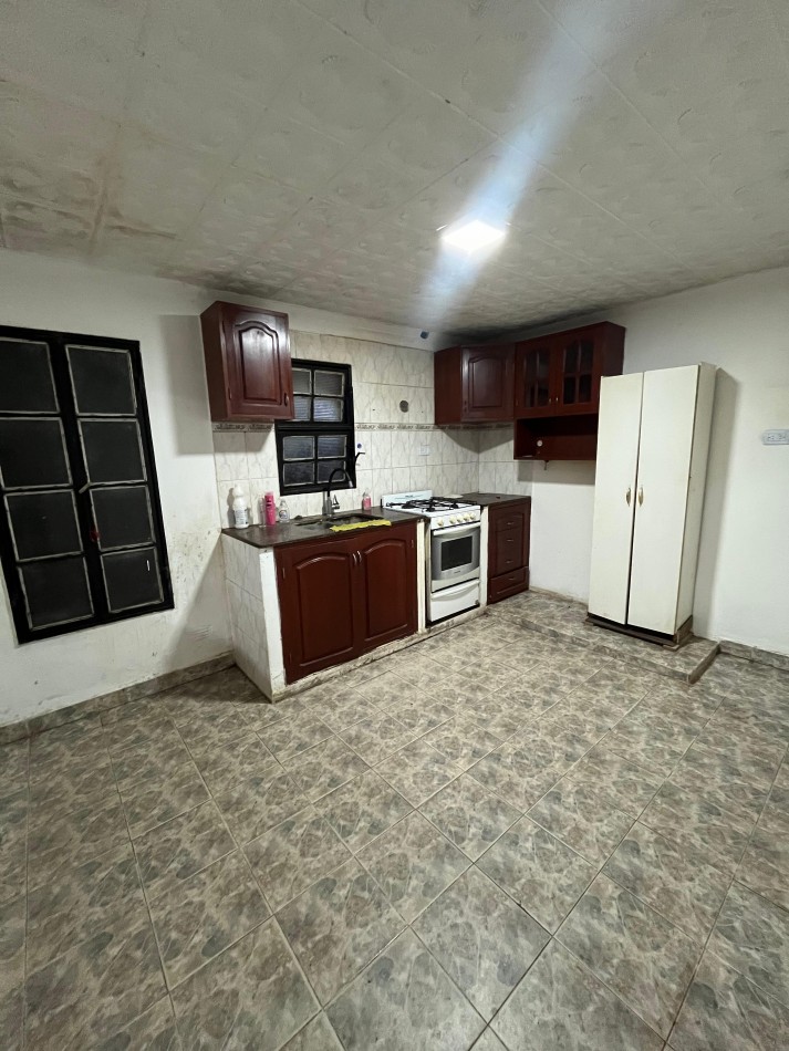 CASA DE TRES DORMITORIOS ALTURA AVENIDA BELGRANO AL 4.400