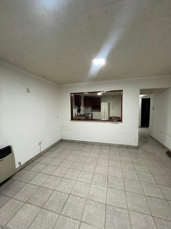 CASA DE TRES DORMITORIOS ALTURA AVENIDA BELGRANO AL 4.400