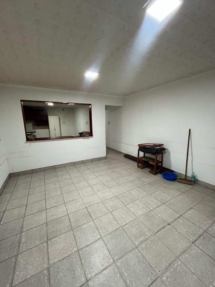 CASA DE TRES DORMITORIOS ALTURA AVENIDA BELGRANO AL 4.400