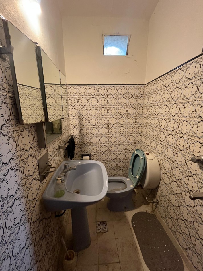 CASA DE TRES DORMITORIOS EN SALAS Y VALDEZ Y PANAMA YERBA BUENA