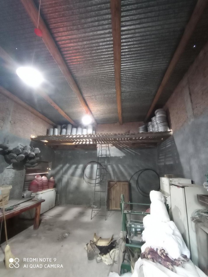 GRANJA AVICOLA PRODUCIENDO EN RUTA PROVINCIAL 305 Y CAMINO DE ALTA GRACIA EN UNA HECTAREA Y MEDIA