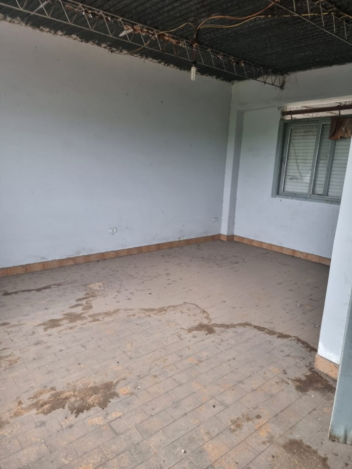 CASA EN  FINCA LOLITA AGUILARES CON GALPONES A REMODELAR