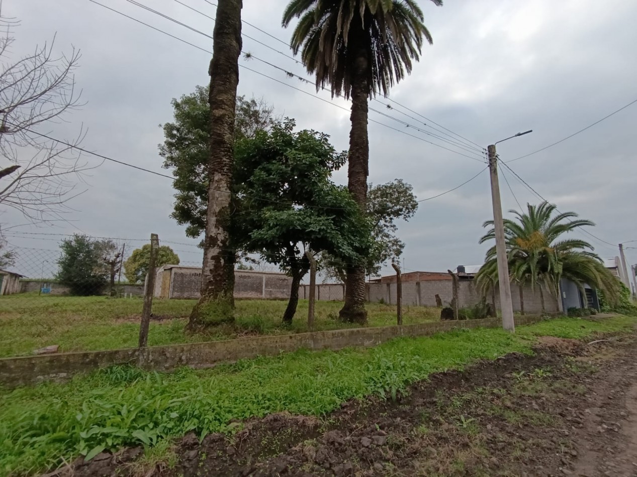 CASA EN  FINCA LOLITA AGUILARES CON GALPONES A REMODELAR