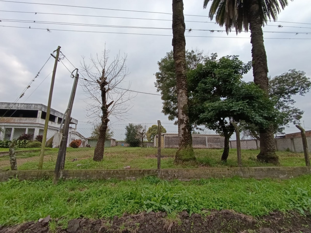 CASA EN  FINCA LOLITA AGUILARES CON GALPONES A REMODELAR