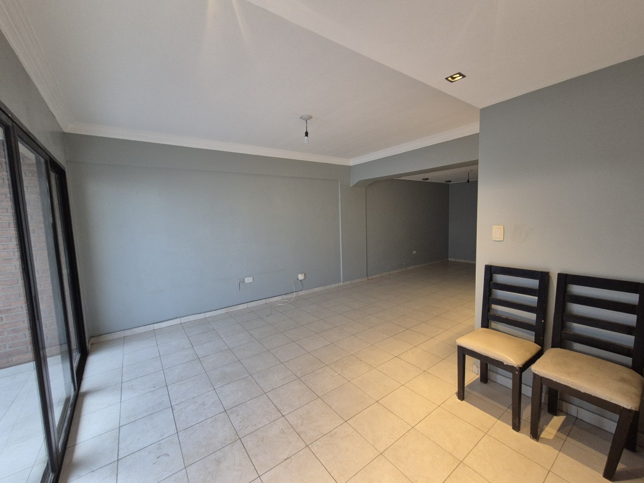 DEPARTAMENTO DE TRES DORMITORIOS CON DEPENDENCIA APTO CREDITO Y COCHERA EN SAN LORENZO AL 700