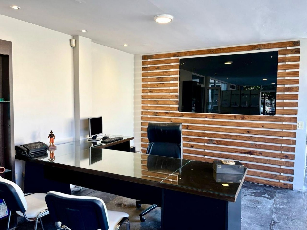 IMPORTANTE INMUEBLE COMERCIAL EN YERBA BUENA DEPOSITO CON OFICINAS 