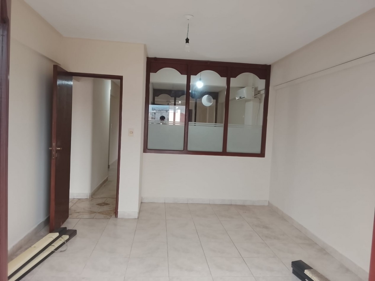DEPARTAMENTO DE DOS DORMITORIOS EN SAN MARTIN AL 900 APTO COMERCIAL O VIVIENDA