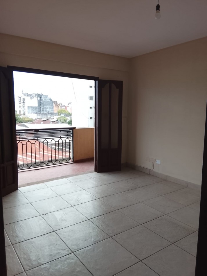 DEPARTAMENTO DE DOS DORMITORIOS EN SAN MARTIN AL 900 APTO COMERCIAL O VIVIENDA