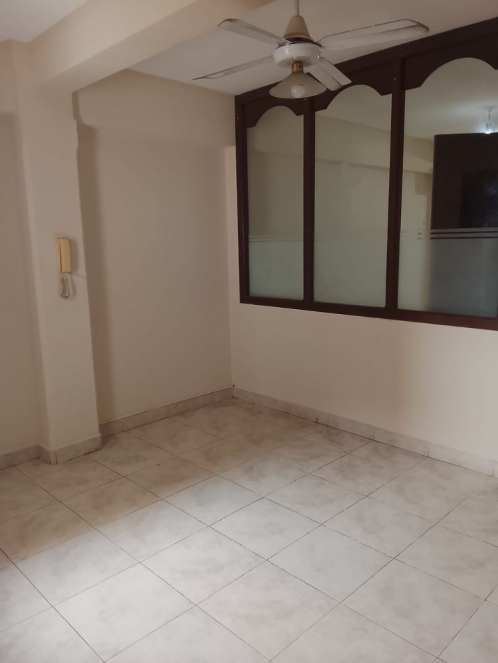 DEPARTAMENTO DE DOS DORMITORIOS EN SAN MARTIN AL 900 APTO COMERCIAL O VIVIENDA