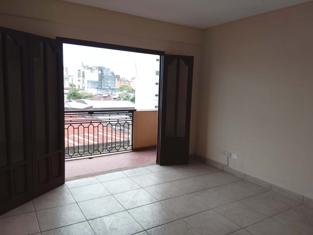 DEPARTAMENTO DE DOS DORMITORIOS EN SAN MARTIN AL 900 APTO COMERCIAL O VIVIENDA