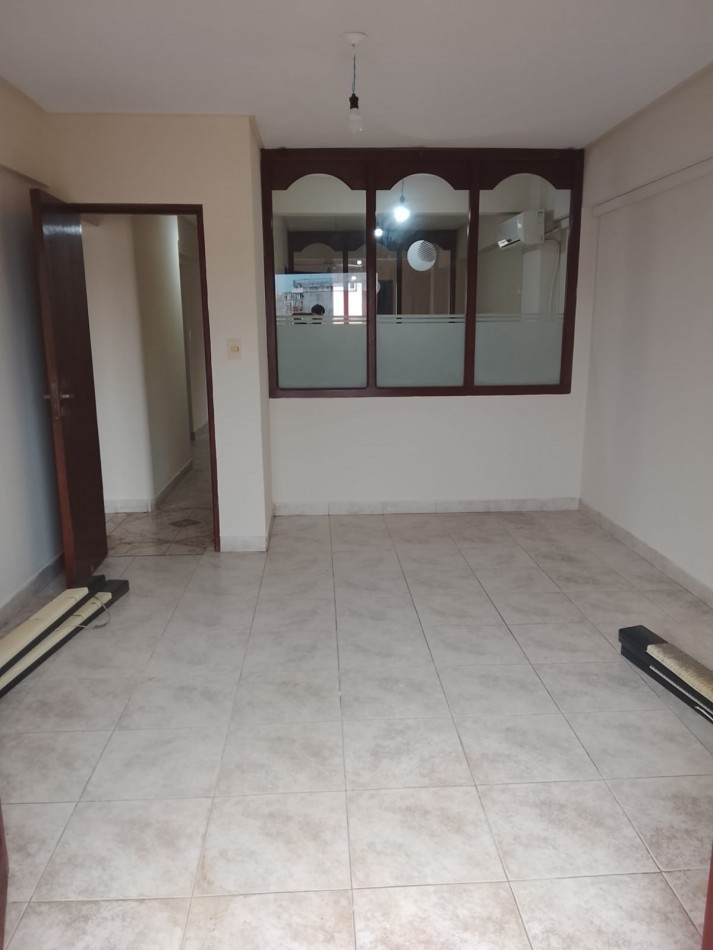 DEPARTAMENTO DE DOS DORMITORIOS EN SAN MARTIN AL 900 APTO COMERCIAL O VIVIENDA