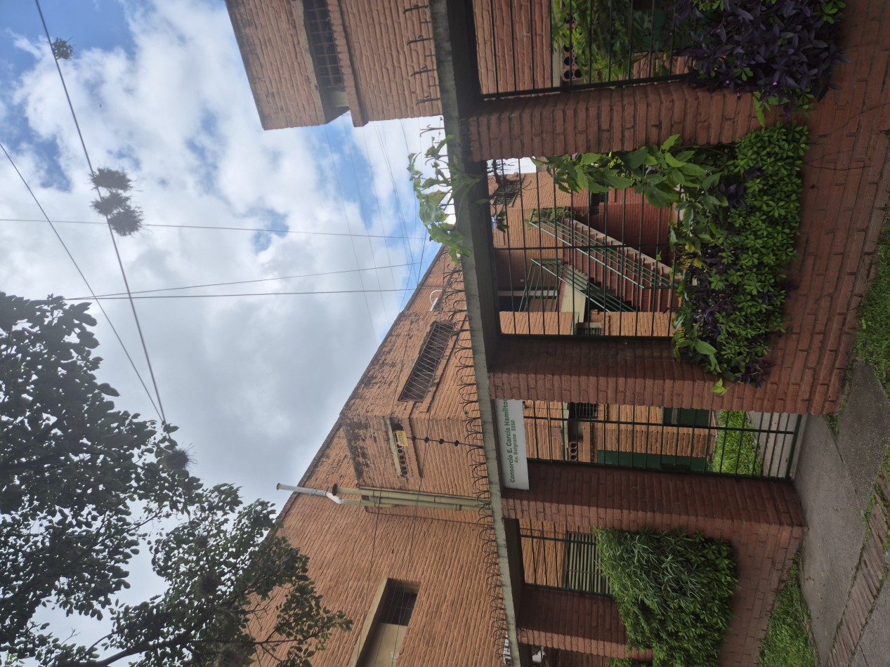 DEPARTAMENTO DE DOS DORMITORIOS CON COCHERA EN COMPLEJO GARCIA HAMILTON EN AVENIDA BELGRANO AL 3.300