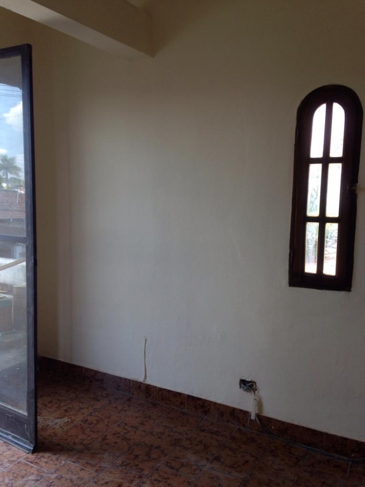 CASA EN BARRIO KENEDY APTA CREDITO CON PILETA Y QUINCHO