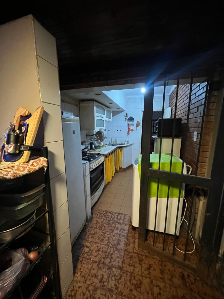 CASA EN BARRIO KENEDY APTA CREDITO CON PILETA Y QUINCHO