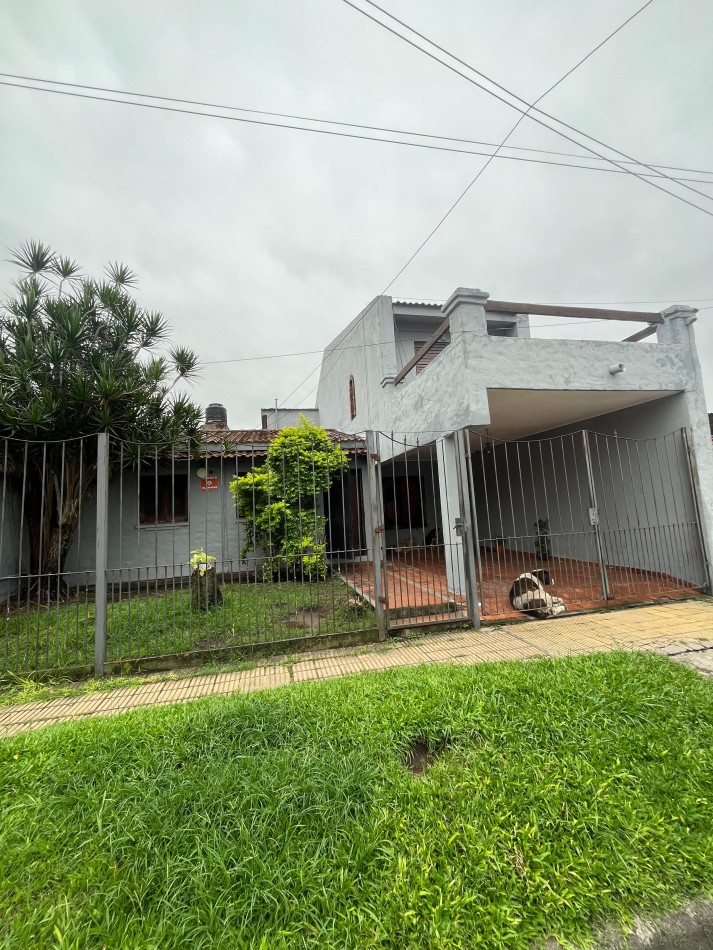 CASA EN BARRIO KENEDY APTA CREDITO CON PILETA Y QUINCHO