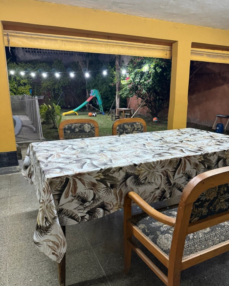 CASA EN BARRIO KENNEDY APTA CREDITO TRES DORMITORIOS CON PILETA A METROS AVENIDA AMERICA