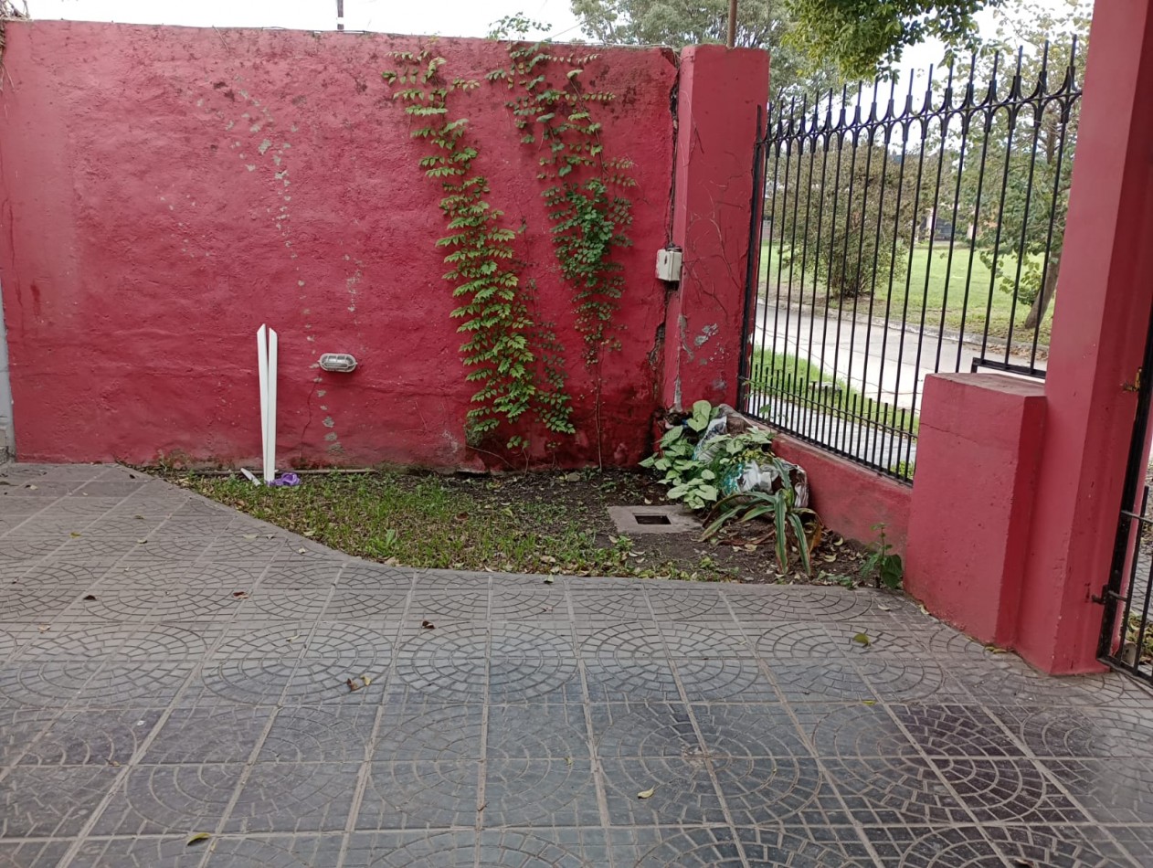 CASA EN BARRIO O CONNORS DE TRES DORMITORIOS CON PILETA APTA CREDITO HIPOTECARIO