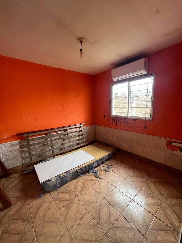 CASA EN VILLA MARIANO MORENO BARRIO SAN GABRIEL SOBRE CALLE 4 2 DORMITORIOS