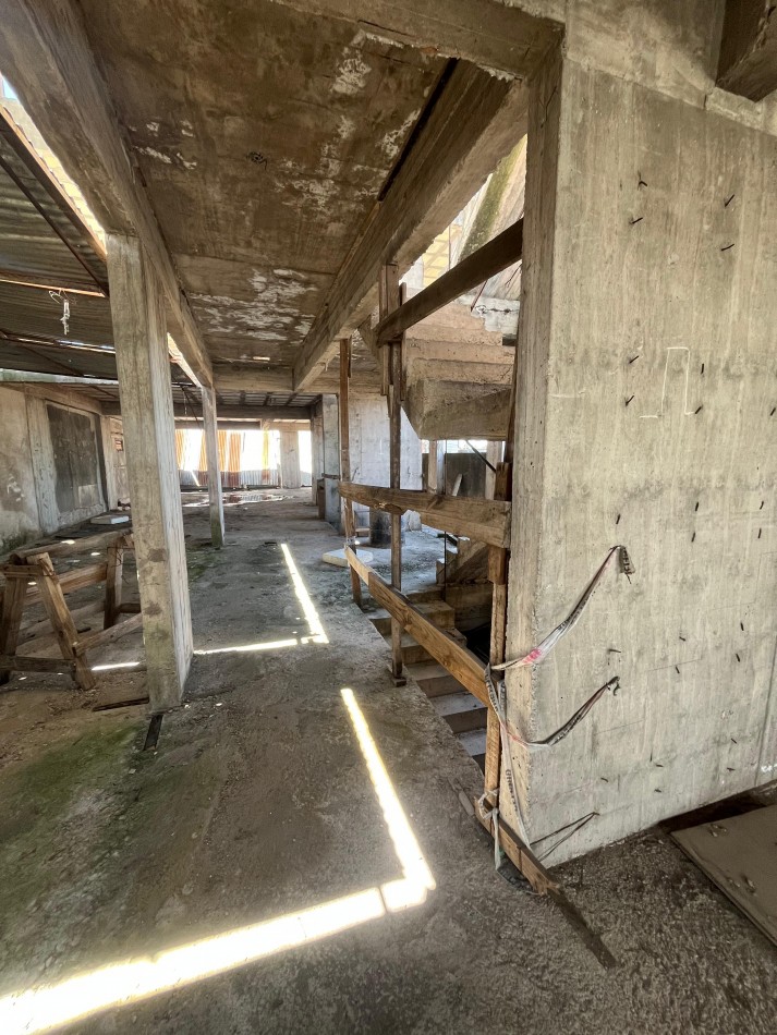 EDIFICIO A TERMINAR EN AVENIDA BELGRANO AL 1600