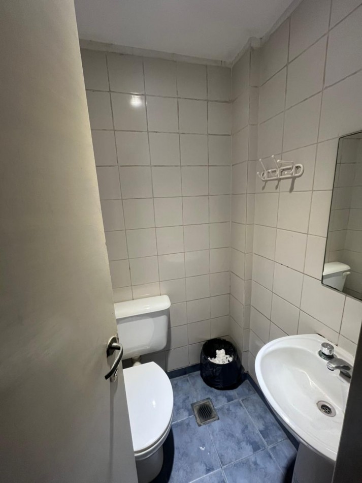 IMPORTANTE LOCAL COMERCIAL CON DEPOSITO EN BOLIVAR Y JUJUY BARRIO SUR