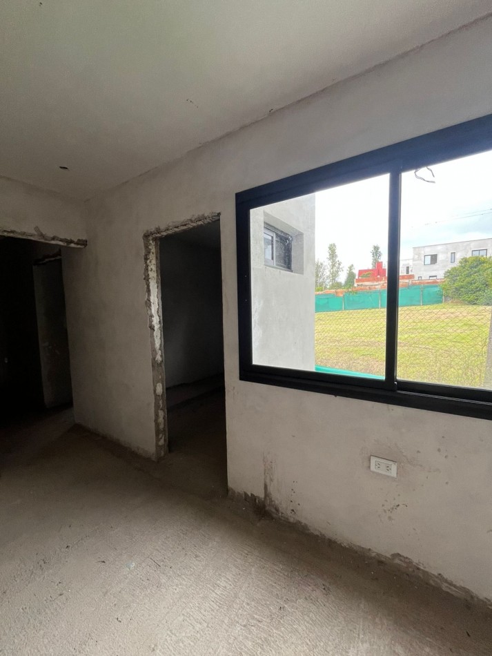 CASA EN BARRIO CERRADO LA EMILIA EN LA RINCONADA YERBA BUENA DE TRES DORMITORIOS A TERMINAR DETALLES APTA CREDITO