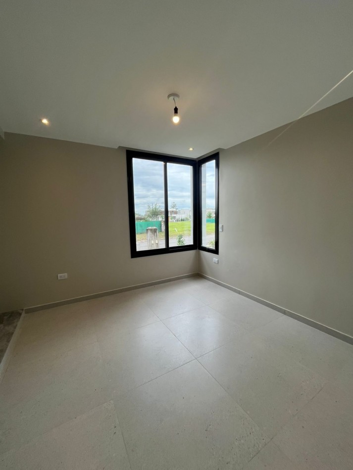 IMPORTANTE CASA EN COUNTRY THE POINT APTA CREDITO 