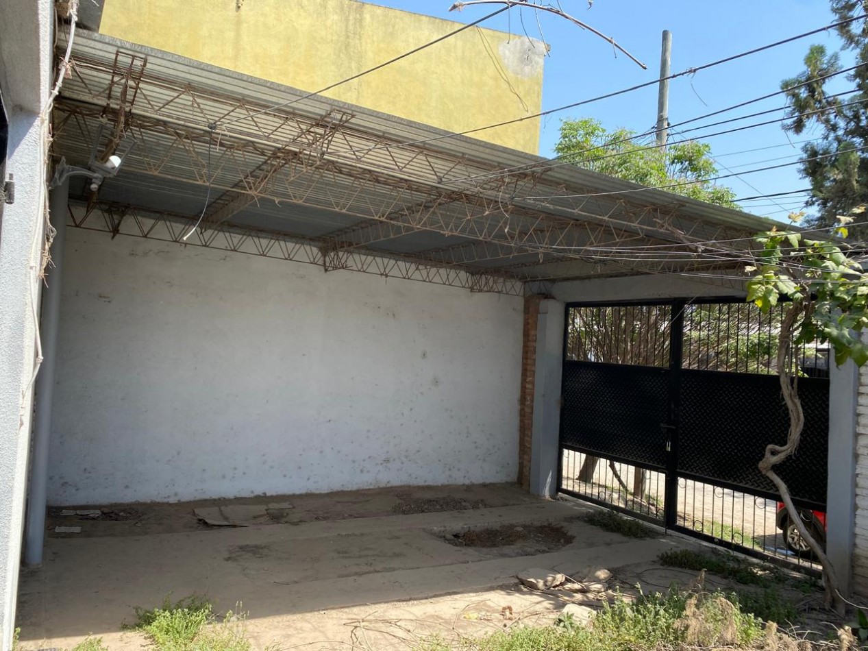 CASA DE DOS DORMITORIOS EN BARRIO 188 VIVIENDAS EN VILLA CARMELA