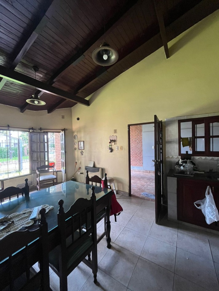 CASA DE TRES DORMITORIOS CON PILETA EN BRASIL AL 500 YERBA BUENA