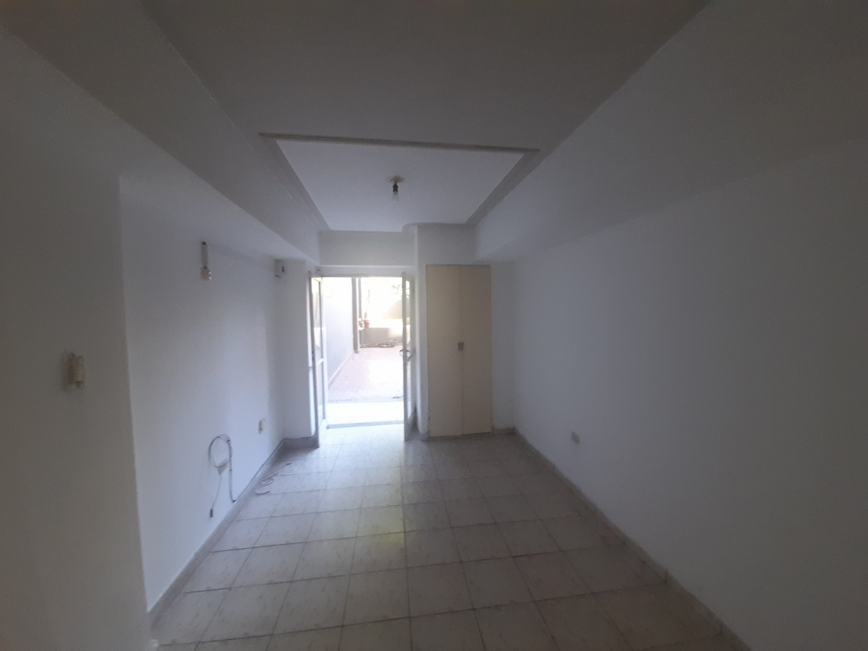 DEPARTAMENTO MONOAMBIENTE CON PATIO ENORME EN PLANTA BAJA EN LAS HERAS 441 BARRIO SUR