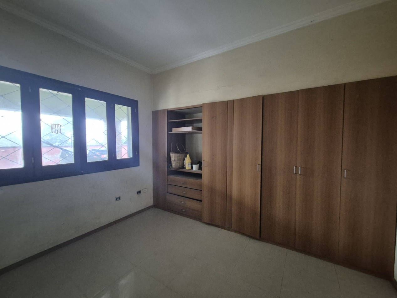 CASA A REMODELAR EN EL CORTE A METROS DE LA ROTONDA SOBRE AVENIDA ACONQUIJA AL 3000 YERBA BUENA APTA CREDITO 