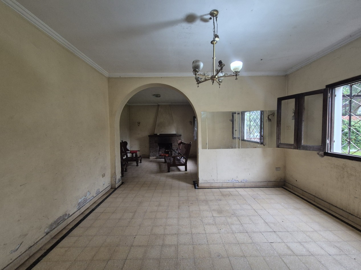 CASA A REMODELAR EN EL CORTE A METROS DE LA ROTONDA SOBRE AVENIDA ACONQUIJA AL 3000 YERBA BUENA APTA CREDITO 