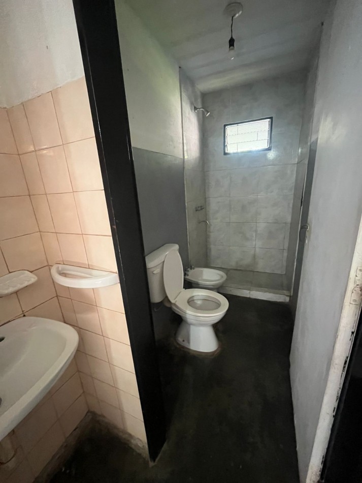 CASA DE DOS DORMITORIOS EN BARRIO 188 VIVIENDAS EN VILLA CARMELA