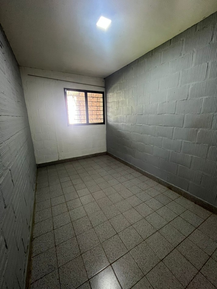 CASA DE DOS DORMITORIOS EN BARRIO 188 VIVIENDAS EN VILLA CARMELA
